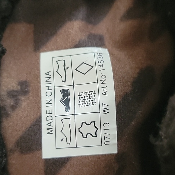 Crocs Boots Women's size 7 - Picture 5 of 5